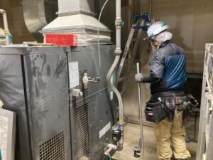 コンプレッサ配管交換　